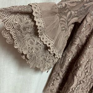 Woman’s plus cocktail blouse top dusty mauve rose lace lighter than pictures